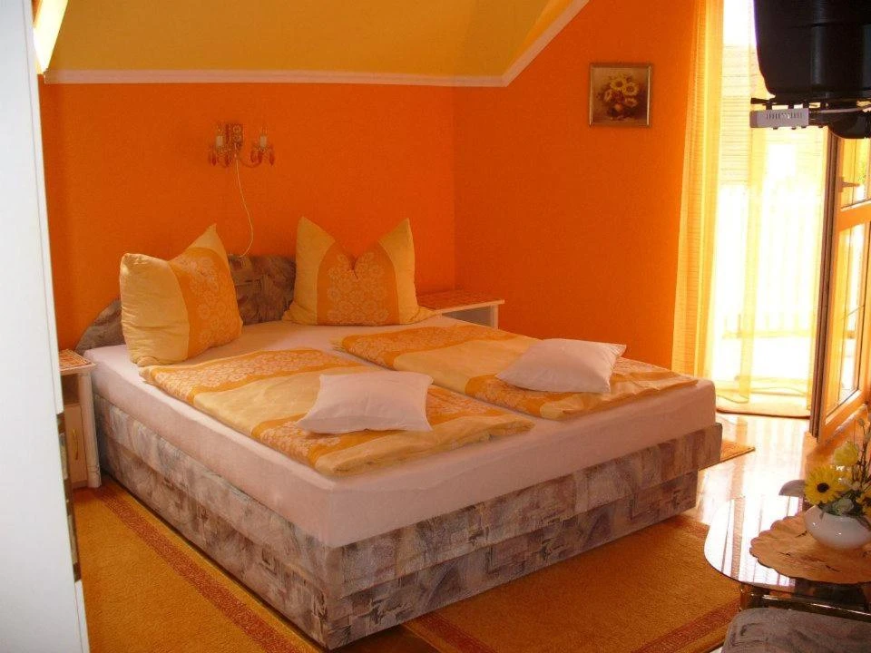 Hajdúszoboszló Szállás | Üdülőfalu (K0308-25) A kép szerzői jogvédelem alatt állhat. Javasolt a kapcsolatfelvétel a jog tulajdonossal.