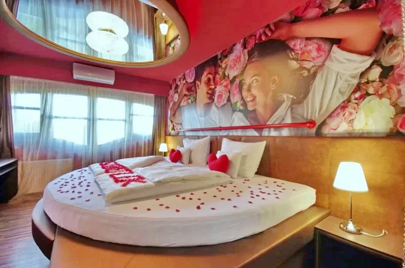 Gyula Szállás | Hotel*** (K0006-7) A kép szerzői jogvédelem alatt állhat. Javasolt a kapcsolatfelvétel a jog tulajdonossal. Gyula Szállás | Hotel*** (K0006-7) A kép szerzői jogvédelem alatt állhat. Javasolt a kapcsolatfelvétel a jog tulajdonossal.