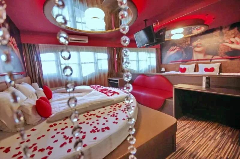 Jula Cazare | Pensiune turistică (K0006-8) Imaginea poate fi supusă drepturilor de autor. Se recomandă contactarea titularului drepturilor.