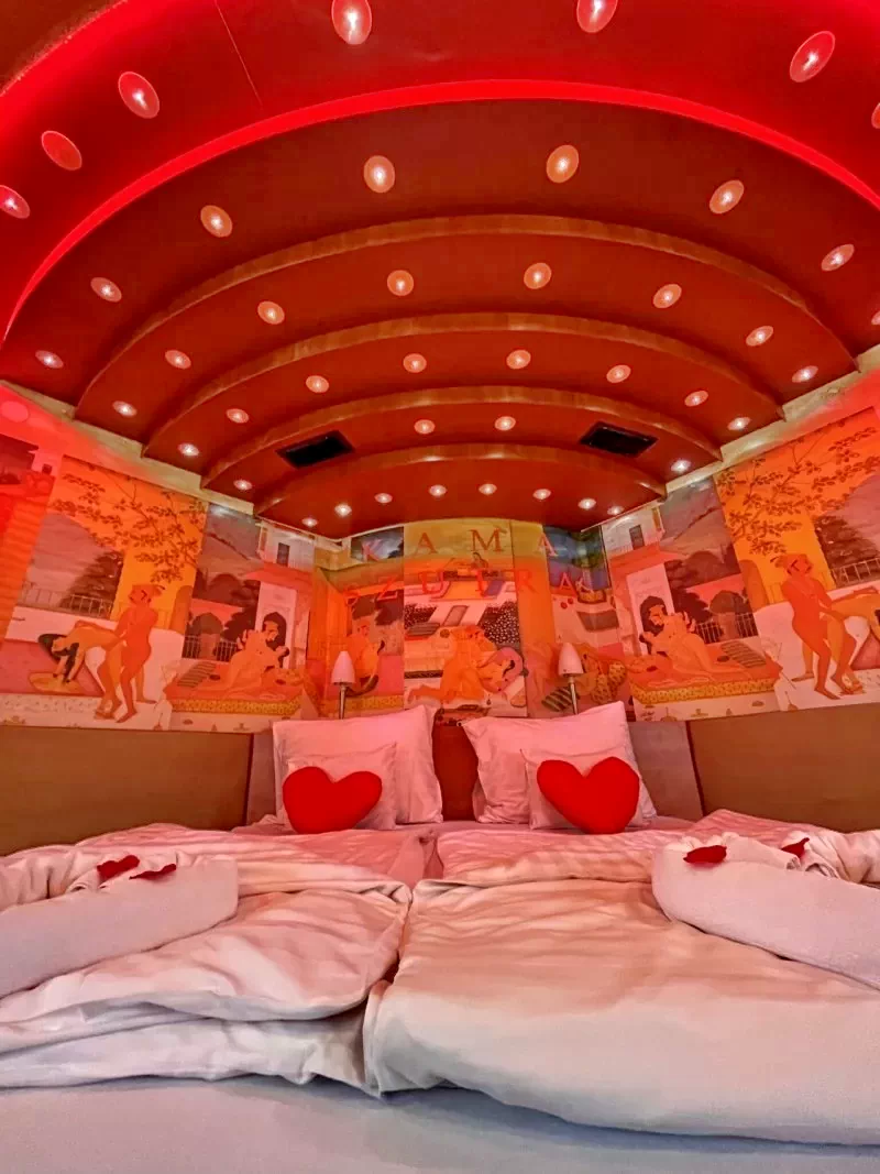 Gyula Szállás | Hotel*** (K0006-10) A kép szerzői jogvédelem alatt állhat. Javasolt a kapcsolatfelvétel a jog tulajdonossal. Gyula Szállás | Hotel*** (K0006-10) A kép szerzői jogvédelem alatt állhat. Javasolt a kapcsolatfelvétel a jog tulajdonossal.