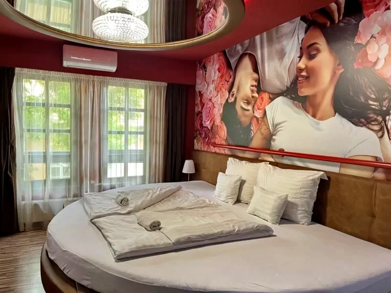 Gyula Szállás | Hotel*** (K0006-18) A kép szerzői jogvédelem alatt állhat. Javasolt a kapcsolatfelvétel a jog tulajdonossal. Gyula Szállás | Hotel*** (K0006-18) A kép szerzői jogvédelem alatt állhat. Javasolt a kapcsolatfelvétel a jog tulajdonossal.