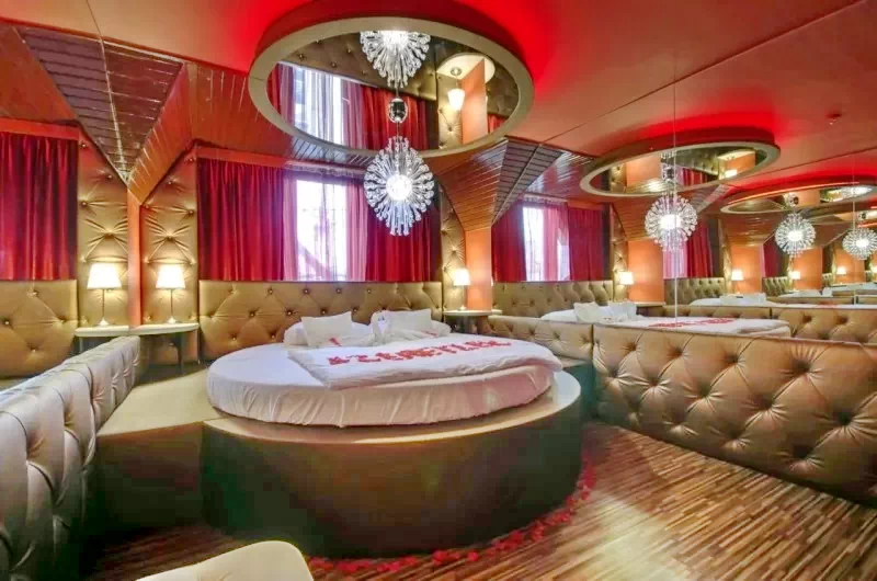 Jula Cazare | Pensiune turistică (K0006-19) Imaginea poate fi supusă drepturilor de autor. Se recomandă contactarea titularului drepturilor.