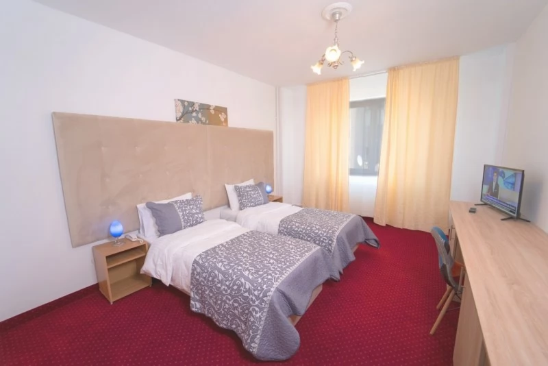 Timișoara Cazare | Hotel*** (K0912-36) Imaginea poate fi supusă drepturilor de autor. Se recomandă contactarea titularului drepturilor.