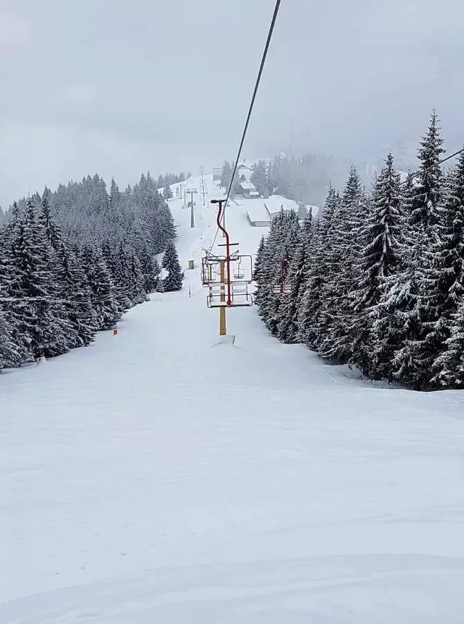 Statiunea Parâng-Petroșani Cazare | Camping / Popas turistic (K0683-65) Imaginea poate fi supusă drepturilor de autor. Se recomandă contactarea titularului drepturilor.