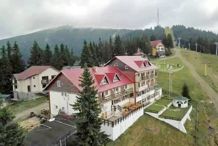 Statiunea Parâng-Petroșani Cazare | Vila (K0683-66) Imaginea poate fi supusă drepturilor de autor. Se recomandă contactarea titularului drepturilor.