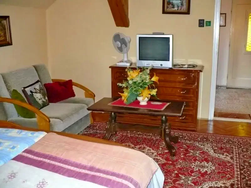 Mișcolț Cazare | Sat de vacanță (K0483-7) Imaginea poate fi supusă drepturilor de autor. Se recomandă contactarea titularului drepturilor.