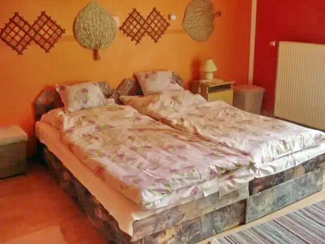 Mișcolț Cazare | Sat de vacanță (K0655-20) Imaginea poate fi supusă drepturilor de autor. Se recomandă contactarea titularului drepturilor.