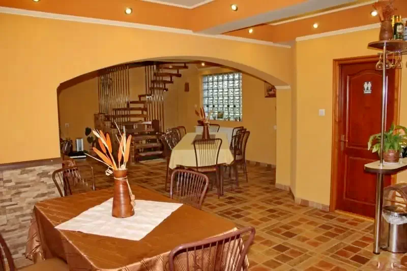 Vlăhița Cazare | Motel (K0349-16) Imaginea poate fi supusă drepturilor de autor. Se recomandă contactarea titularului drepturilor.