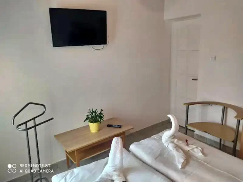  Cazare | Sat de vacanță (K0290-25) Imaginea poate fi supusă drepturilor de autor. Se recomandă contactarea titularului drepturilor.