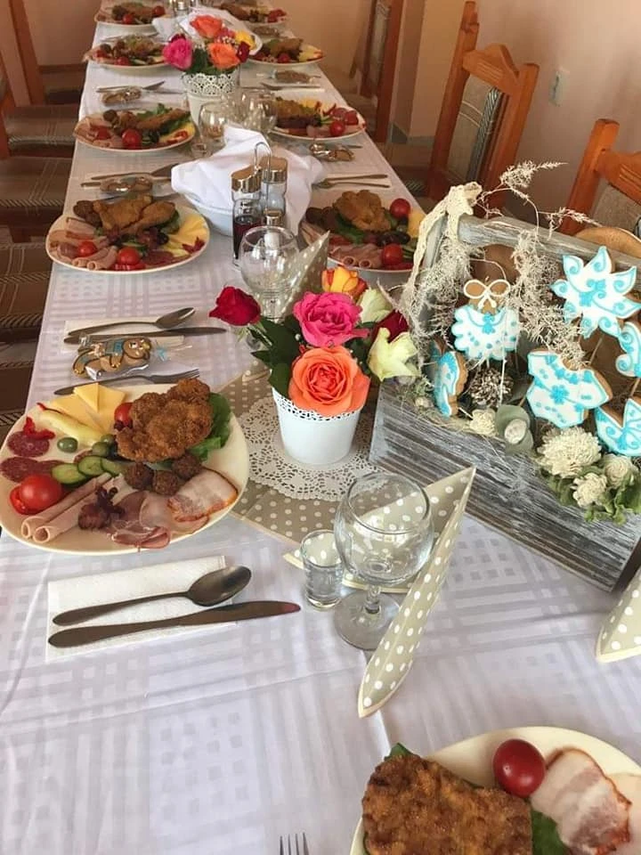 Morăreni Cazare | Motel (K0112-4) Imaginea poate fi supusă drepturilor de autor. Se recomandă contactarea titularului drepturilor.