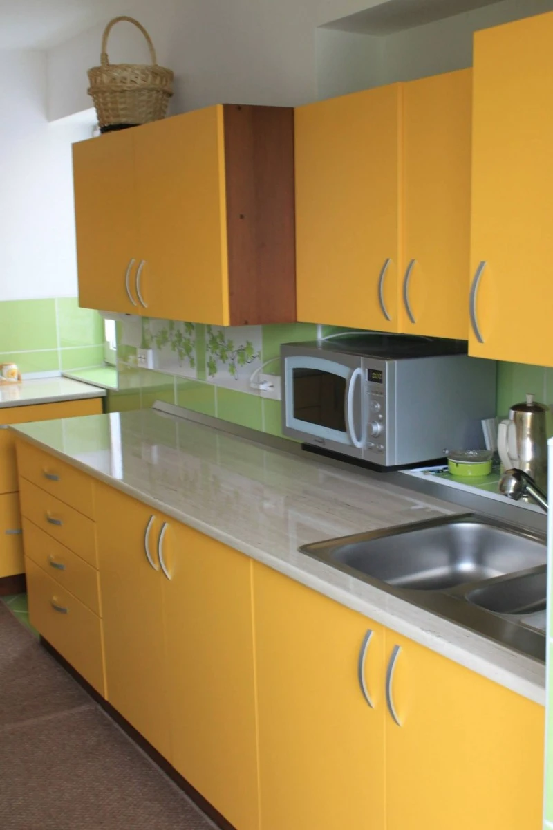 Morăreni Cazare | Motel (K0112-19) Imaginea poate fi supusă drepturilor de autor. Se recomandă contactarea titularului drepturilor.