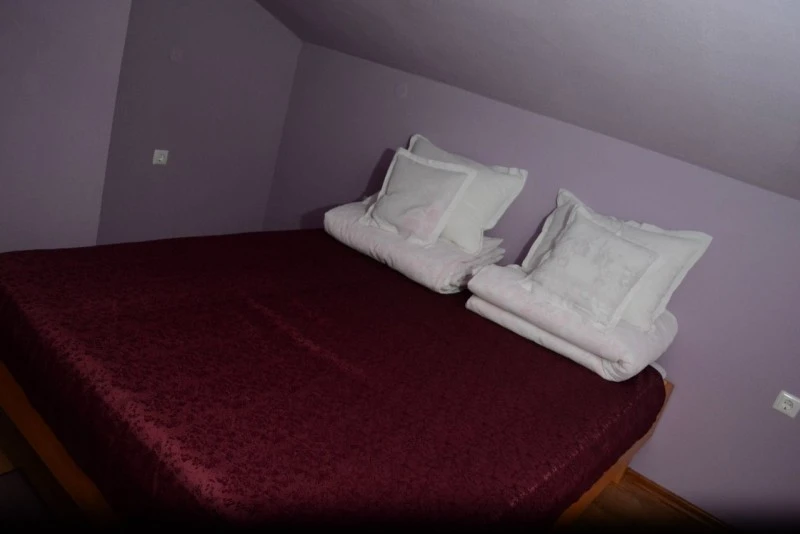 Morăreni Cazare | Motel (K0112-33) Imaginea poate fi supusă drepturilor de autor. Se recomandă contactarea titularului drepturilor.