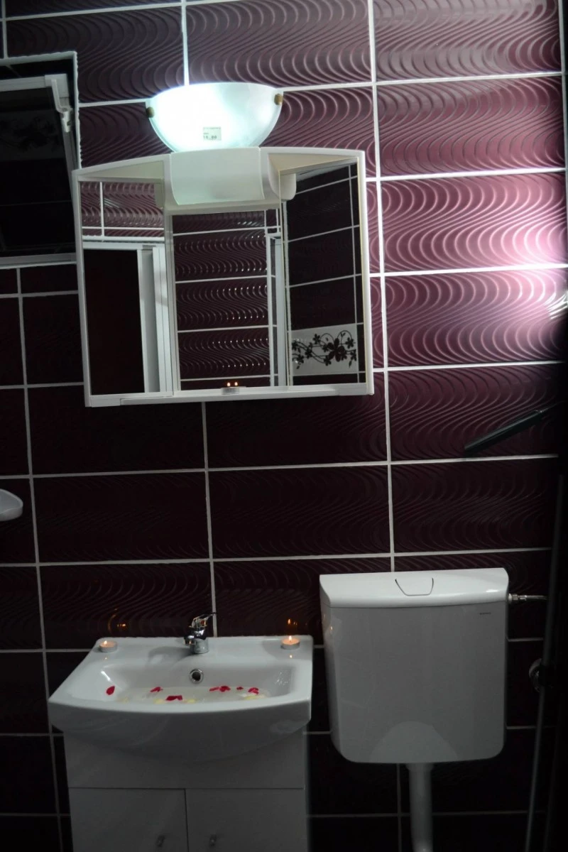 Morăreni Cazare | Motel (K0112-34) Imaginea poate fi supusă drepturilor de autor. Se recomandă contactarea titularului drepturilor.