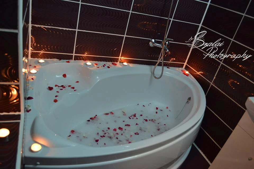 Morăreni Cazare | Motel (K0112-47) Imaginea poate fi supusă drepturilor de autor. Se recomandă contactarea titularului drepturilor.