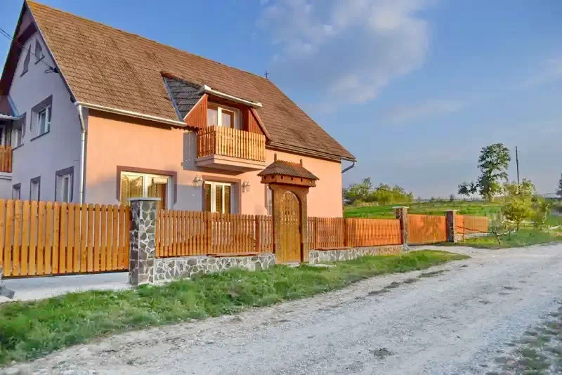 Morăreni Cazare | Motel (K0112-52) Imaginea poate fi supusă drepturilor de autor. Se recomandă contactarea titularului drepturilor.