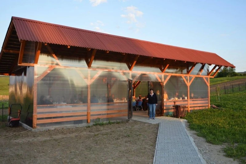 Morăreni Cazare | Motel (K0112-53) Imaginea poate fi supusă drepturilor de autor. Se recomandă contactarea titularului drepturilor.