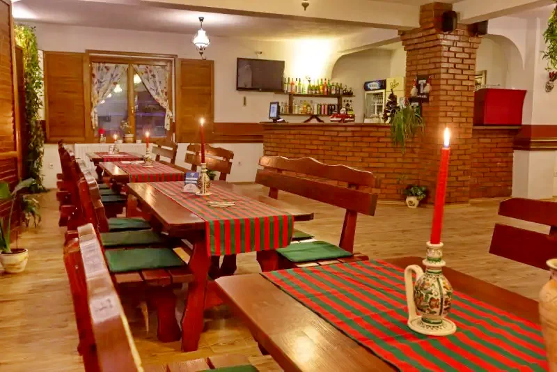 Mugeni Cazare | Motel (K0595-2) Imaginea poate fi supusă drepturilor de autor. Se recomandă contactarea titularului drepturilor.