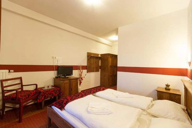 Mugeni Cazare | Motel (K0595-26) Imaginea poate fi supusă drepturilor de autor. Se recomandă contactarea titularului drepturilor.