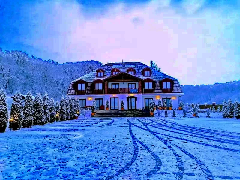 Mugeni Cazare | Motel (K0595-51) Imaginea poate fi supusă drepturilor de autor. Se recomandă contactarea titularului drepturilor.