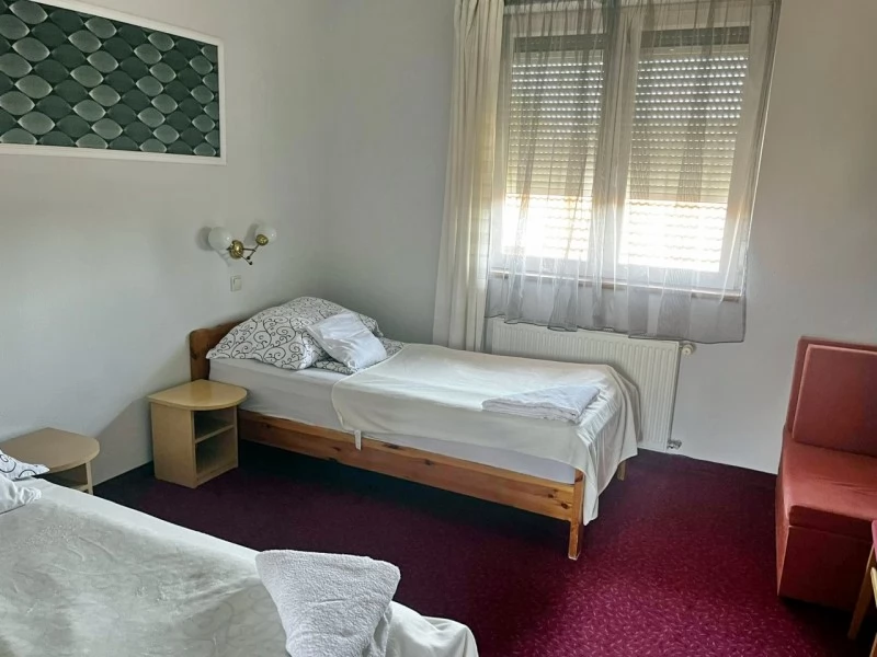 Dunaharaszti Szállás | Motel (K0021-15) A kép szerzői jogvédelem alatt állhat. Javasolt a kapcsolatfelvétel a jog tulajdonossal.