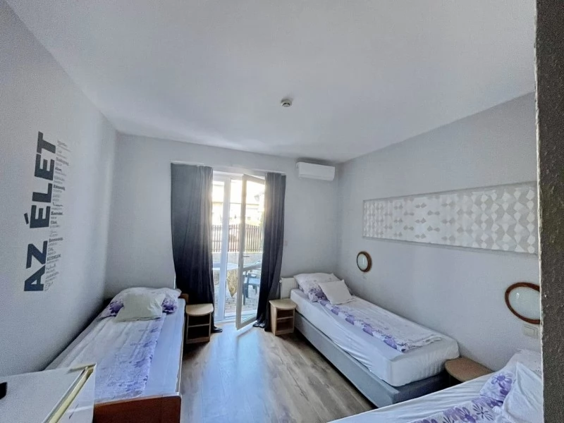  Cazare | Motel (K0021-22) Imaginea poate fi supusă drepturilor de autor. Se recomandă contactarea titularului drepturilor.