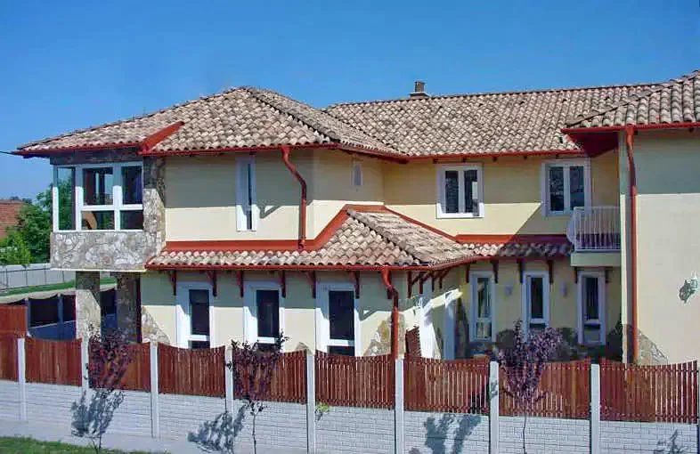  Cazare | Motel (K0021-24) Imaginea poate fi supusă drepturilor de autor. Se recomandă contactarea titularului drepturilor.