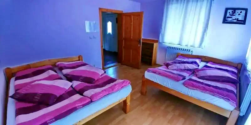 Bucsin-tető Szállás | Panzió (K0137-30) A kép szerzői jogvédelem alatt állhat. Javasolt a kapcsolatfelvétel a jog tulajdonossal.