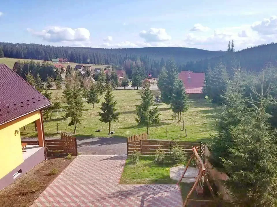 Bucsin-tető Szállás | Panzió (K0137-33) A kép szerzői jogvédelem alatt állhat. Javasolt a kapcsolatfelvétel a jog tulajdonossal.