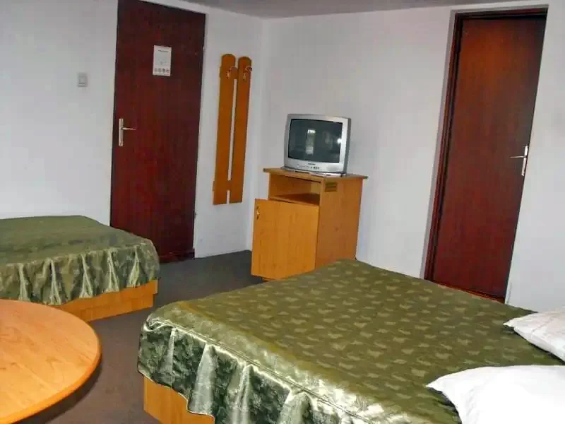 Băile Tușnad Cazare | Motel (K0684-19) Imaginea poate fi supusă drepturilor de autor. Se recomandă contactarea titularului drepturilor.