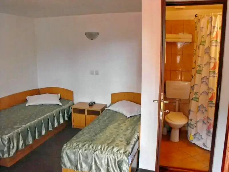 Băile Tușnad Cazare | Motel (K0684-22) Imaginea poate fi supusă drepturilor de autor. Se recomandă contactarea titularului drepturilor.