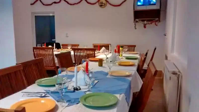 Câmpulung Moldovenesc Cazare | Motel (K0658-2) Imaginea poate fi supusă drepturilor de autor. Se recomandă contactarea titularului drepturilor.