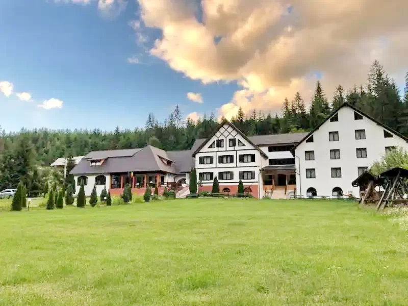 Cazare Albac - Pensiune Poiana Verde**** | Fehérvölgy - Poiana Verde Panzió****. Imaginea poate fi supusă drepturilor de autor. Se recomandă contactarea titularului drepturilor.