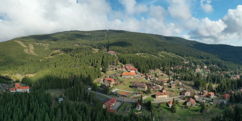 Harghita-Băi Cazare | Pensiune turistică (K1520-1) Imaginea poate fi supusă drepturilor de autor. Se recomandă contactarea titularului drepturilor.