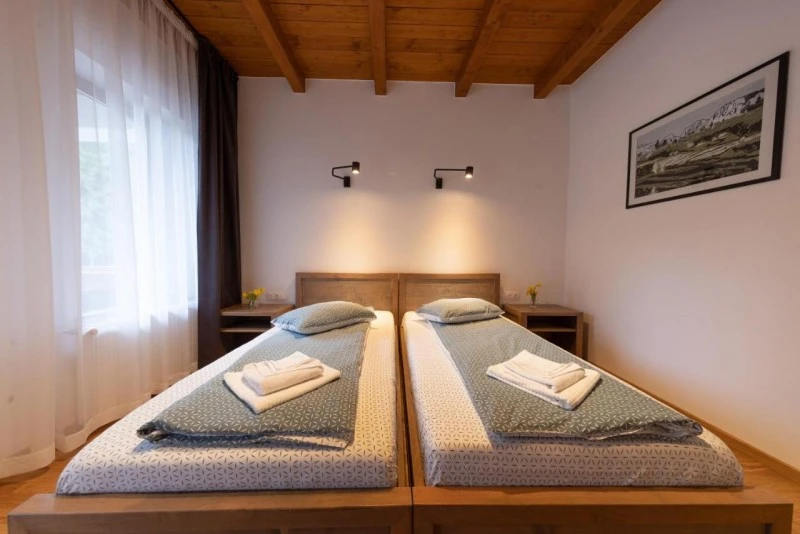 Harghita-Băi Cazare | Pensiune turistică (K1520-18) Imaginea poate fi supusă drepturilor de autor. Se recomandă contactarea titularului drepturilor.