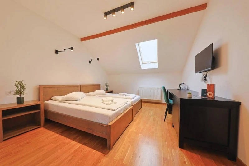 Harghita-Băi Cazare | Pensiune turistică (K1520-37) Imaginea poate fi supusă drepturilor de autor. Se recomandă contactarea titularului drepturilor.