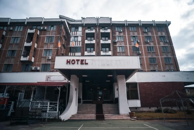 Petroșani Cazare | Hotel*** (K1580-48) Imaginea poate fi supusă drepturilor de autor. Se recomandă contactarea titularului drepturilor. Petroșani Cazare | Hotel*** (K1580-48) Imaginea poate fi supusă drepturilor de autor. Se recomandă contactarea titularului drepturilor.