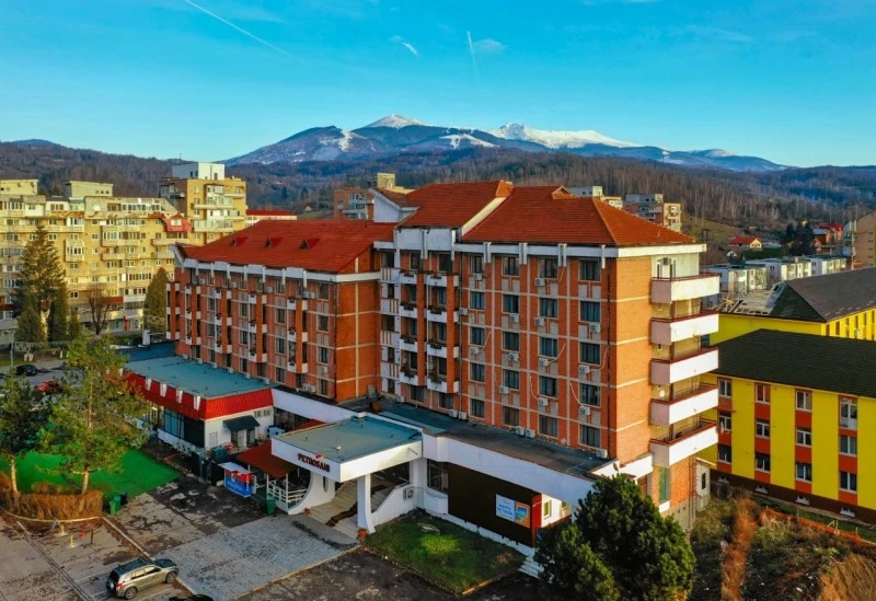 Petroșani Cazare | Hotel*** (K1580-51) Imaginea poate fi supusă drepturilor de autor. Se recomandă contactarea titularului drepturilor.