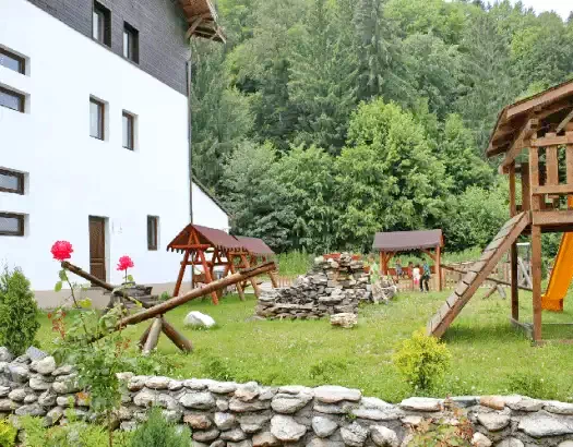 Felsőszombatfalva Szállás | Motel (K0897-40) A kép szerzői jogvédelem alatt állhat. Javasolt a kapcsolatfelvétel a jog tulajdonossal.