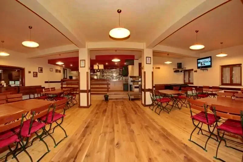 Hargitafürdő Szállás | Motel (K1206-6) A kép szerzői jogvédelem alatt állhat. Javasolt a kapcsolatfelvétel a jog tulajdonossal.