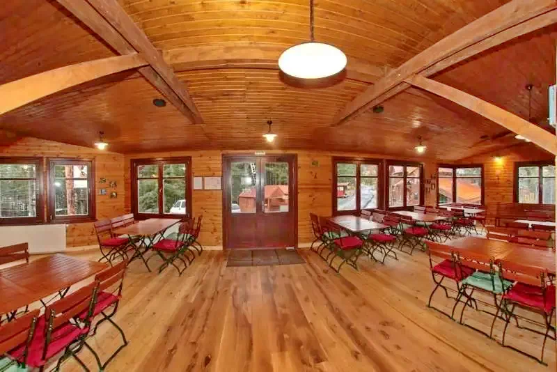 Hargitafürdő Szállás | Motel (K1206-10) A kép szerzői jogvédelem alatt állhat. Javasolt a kapcsolatfelvétel a jog tulajdonossal.