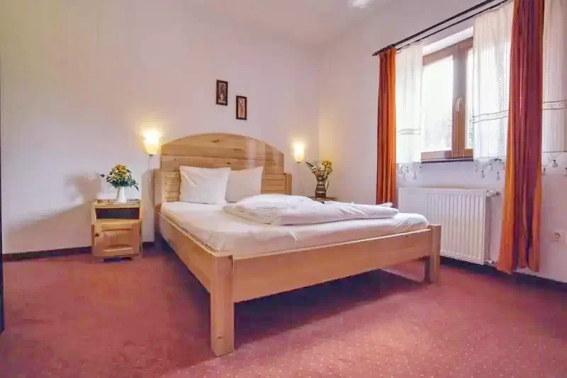 Harghita-Băi Cazare | Motel (K1206-24) Imaginea poate fi supusă drepturilor de autor. Se recomandă contactarea titularului drepturilor.