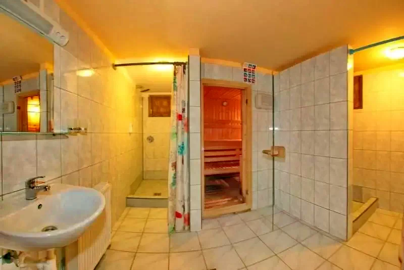 Harghita-Băi Cazare | Motel (K1206-25) Imaginea poate fi supusă drepturilor de autor. Se recomandă contactarea titularului drepturilor.