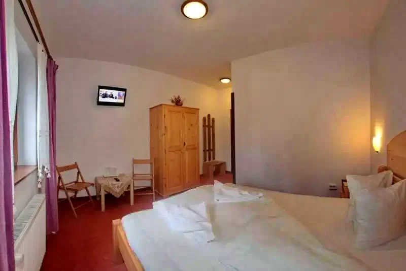 Hargitafürdő Szállás | Motel (K1206-27) A kép szerzői jogvédelem alatt állhat. Javasolt a kapcsolatfelvétel a jog tulajdonossal.