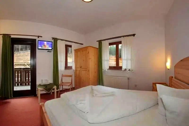 Hargitafürdő Szállás | Motel (K1206-28) A kép szerzői jogvédelem alatt állhat. Javasolt a kapcsolatfelvétel a jog tulajdonossal.