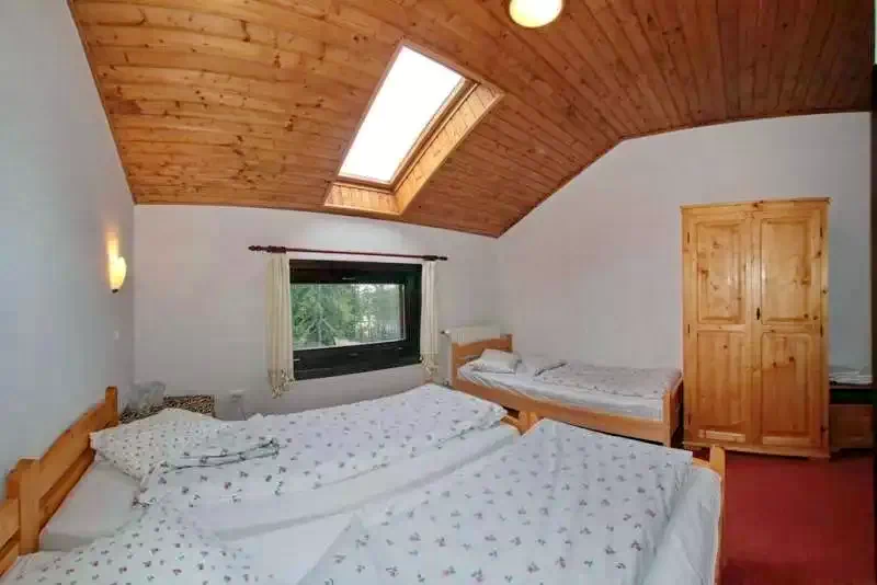 Harghita-Băi Cazare | Motel (K1206-35) Imaginea poate fi supusă drepturilor de autor. Se recomandă contactarea titularului drepturilor.