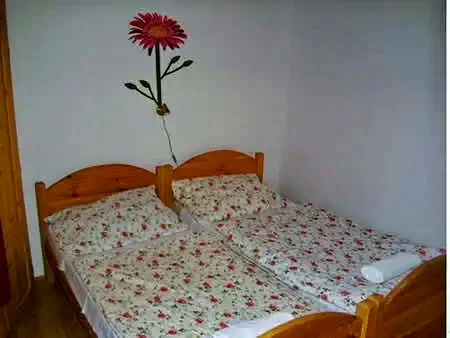  Cazare | Bungalow (K0926-7) Imaginea poate fi supusă drepturilor de autor. Se recomandă contactarea titularului drepturilor.