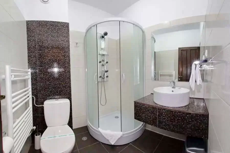 Remeți Cazare | Motel (K0865-13) Imaginea poate fi supusă drepturilor de autor. Se recomandă contactarea titularului drepturilor.