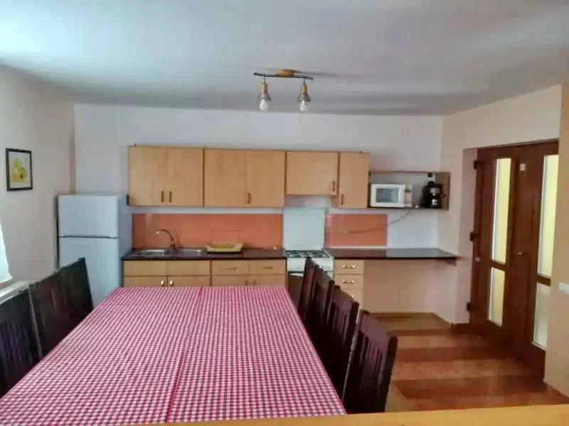 Harghita-Băi Cazare | Cabană (K1215-2) Imaginea poate fi supusă drepturilor de autor. Se recomandă contactarea titularului drepturilor.