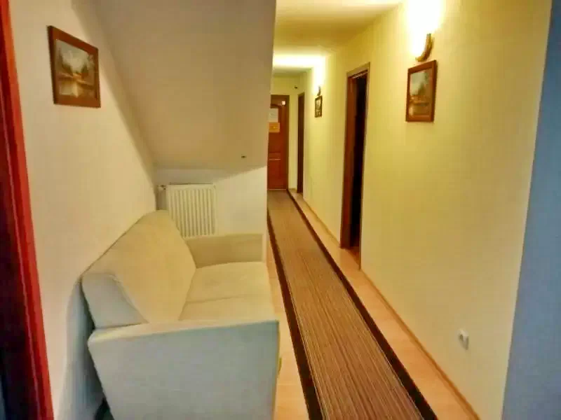 Harghita-Băi Cazare | Cabană (K1215-6) Imaginea poate fi supusă drepturilor de autor. Se recomandă contactarea titularului drepturilor.