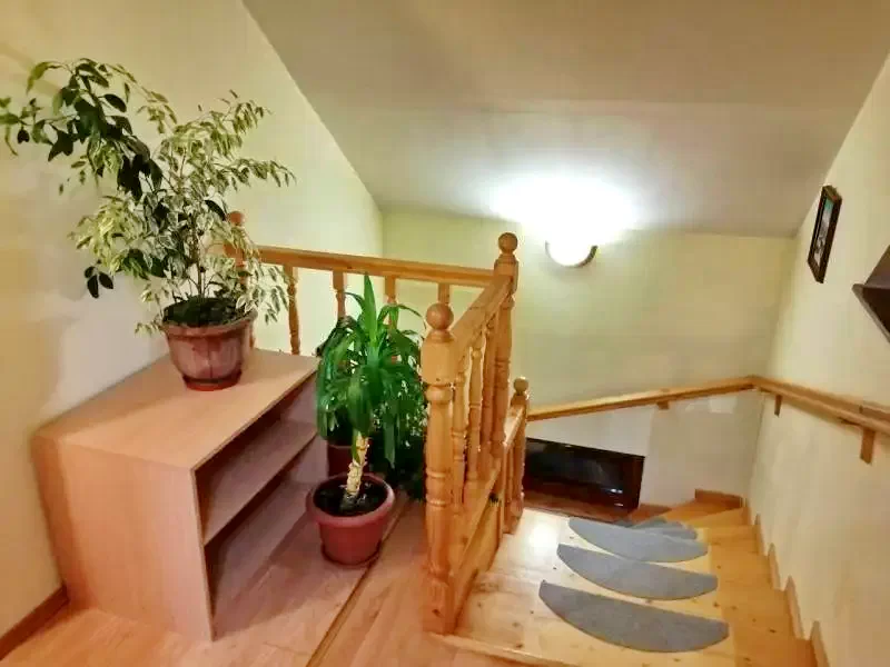 Harghita-Băi Cazare | Cabană (K1215-7) Imaginea poate fi supusă drepturilor de autor. Se recomandă contactarea titularului drepturilor.